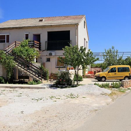Basil Apartments And Rooms Betina  Exterior photo
