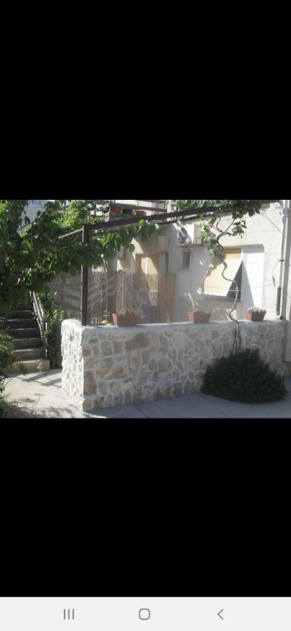 Basil Apartments And Rooms Betina  Exterior photo